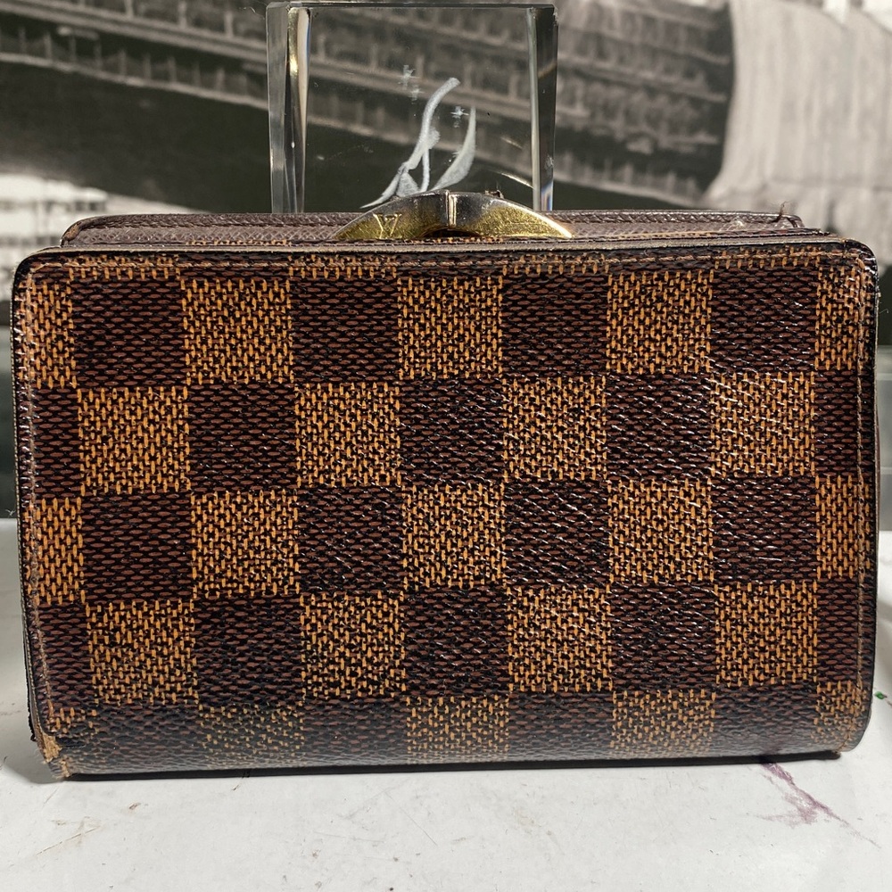 Authentic Louis Vuitton Damier Kisslock Wallet - Picture 7 of 16